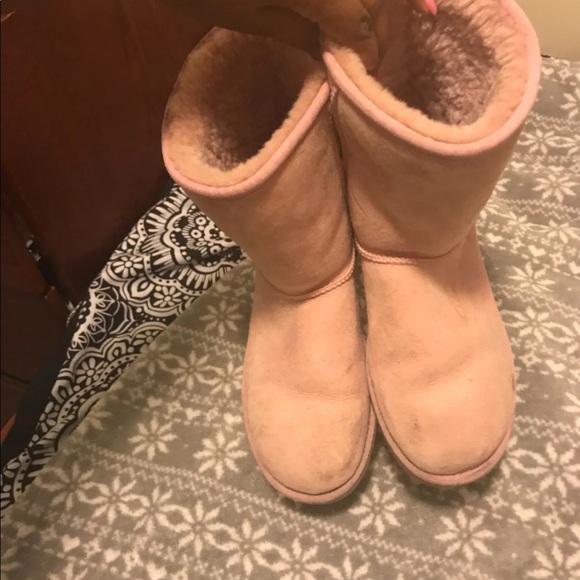 Pink uggs - Picture 2 of 3